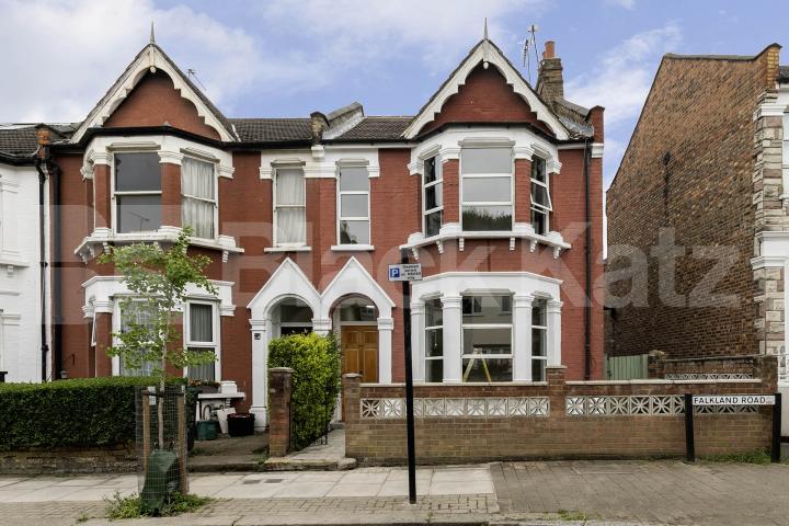 Amazing 5 double bedroom house with garden mins to tube & shops  Falkland Road, Turnpike Lane